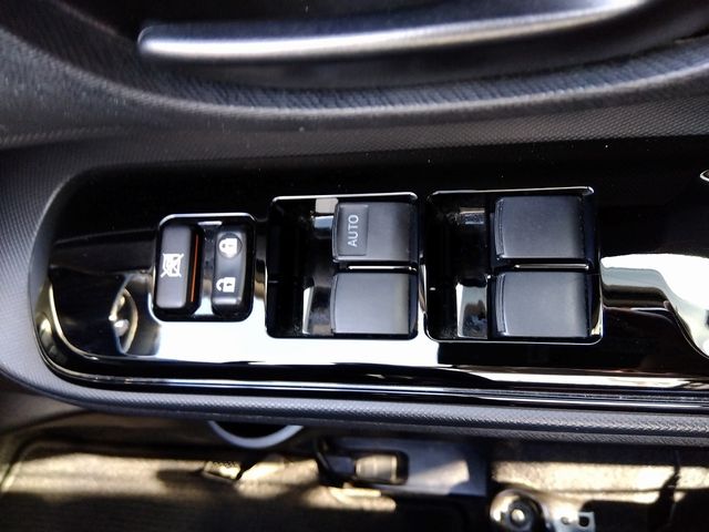 Toyota AQUA 2018-05 187262-27