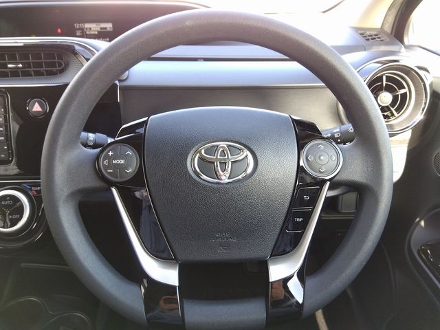 Toyota AQUA 2018-05 187262-21