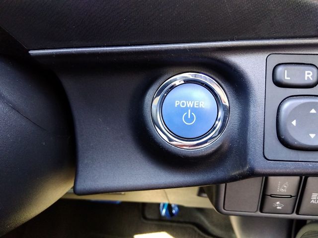 Toyota AQUA 2018-05 187262-11