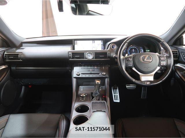 Lexus RC 2018-09 215768-1