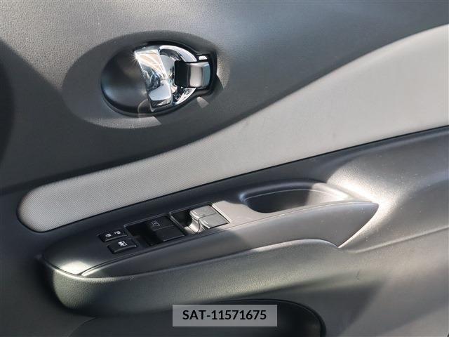 Nissan NOTE 2019-04 379005-5