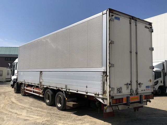 Isuzu GIGA 2007-09 3638-9