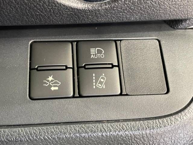 Toyota SIENTA 2017-09 26373-6