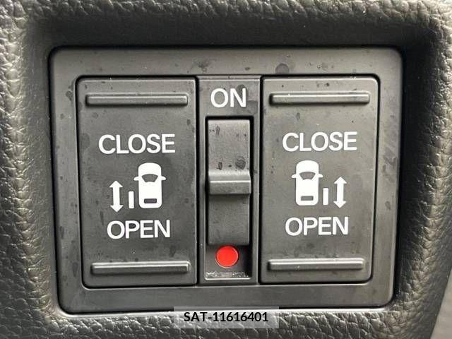 Honda N BOX CUSTOM 2020-01 210750-5