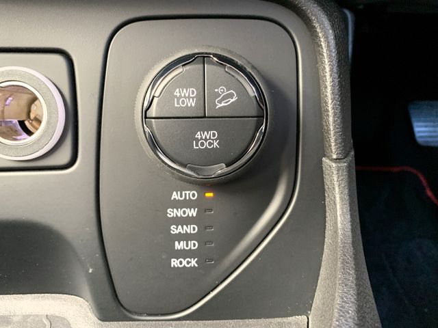 Jeep RENEGADE 2016-08 186399-12