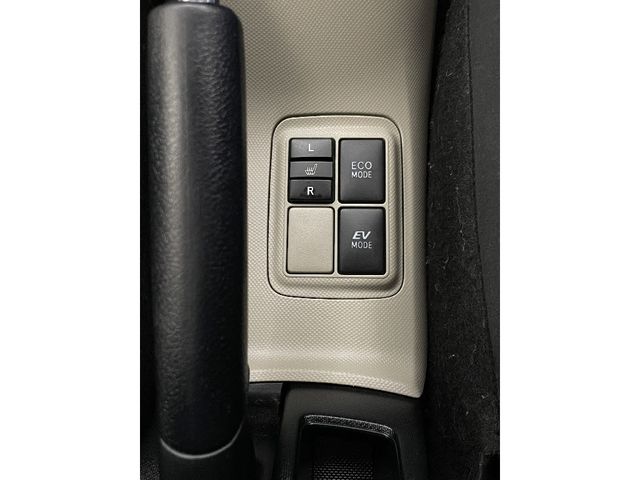 Toyota AQUA 2014-03 191352-22