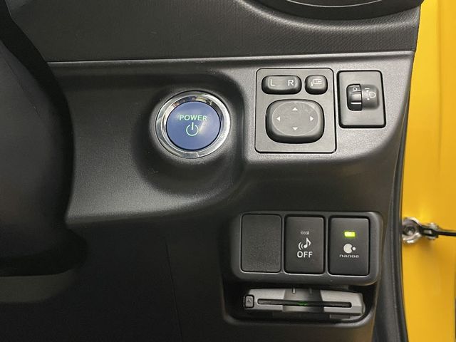 Toyota AQUA 2014-03 191352-18