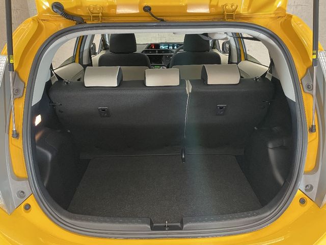 Toyota AQUA 2014-03 191352-14
