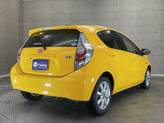 Toyota AQUA 2014-03 191352-3
