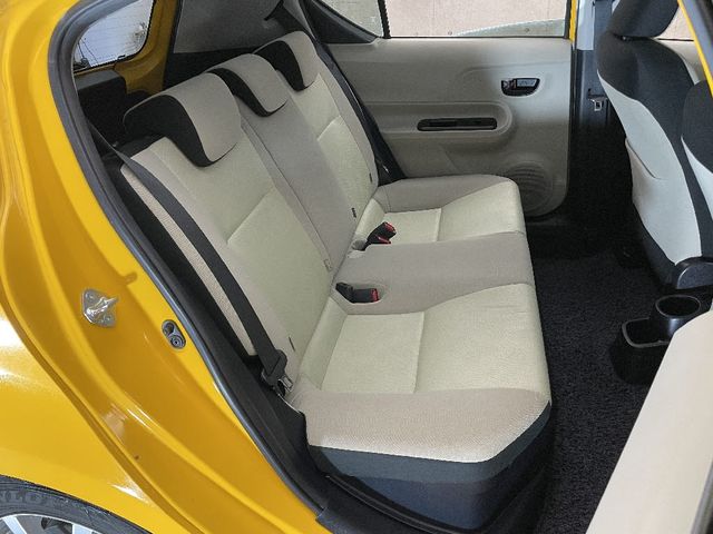 Toyota AQUA 2014-03 191352-11