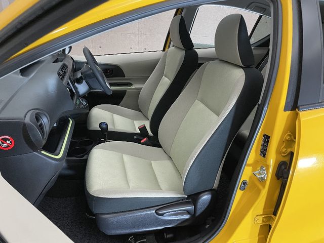 Toyota AQUA 2014-03 191352-12