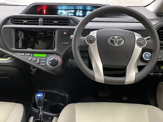 Toyota AQUA 2014-03 191352-1