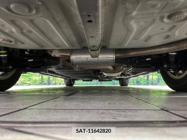 Toyota VOXY 2014-10 215338-19