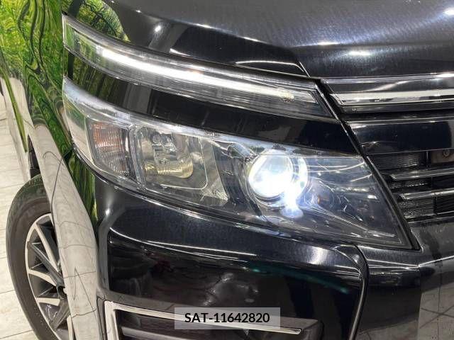 Toyota VOXY 2014-10 215338-12