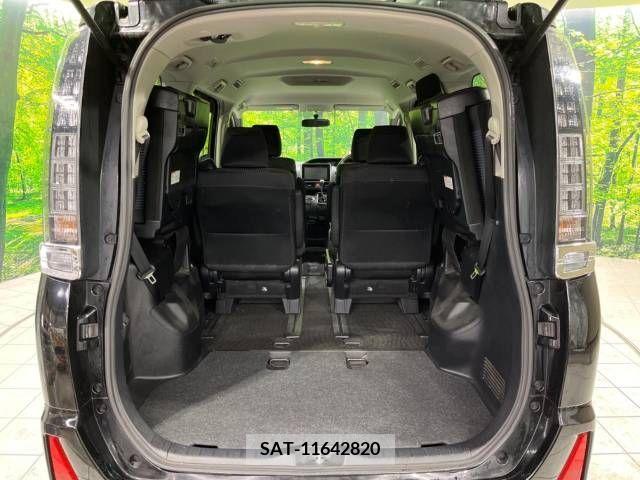 Toyota VOXY 2014-10 215338-11