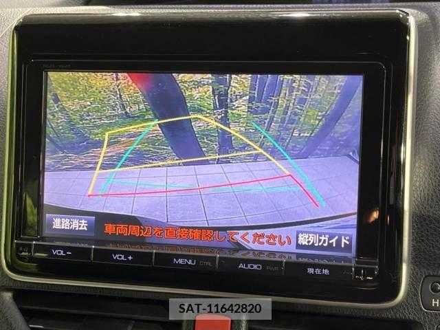 Toyota VOXY 2014-10 215338-3