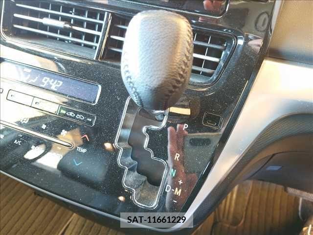 Toyota ESTIMA 2017-03 210868-11