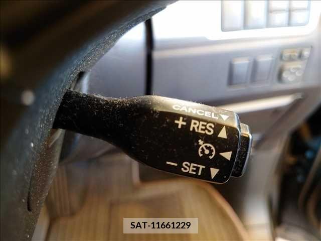 Toyota ESTIMA 2017-03 210868-4