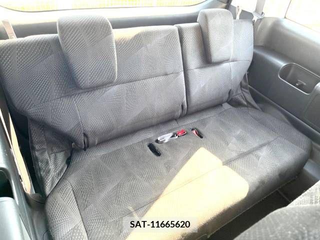 Honda e 2011-03 257436-10