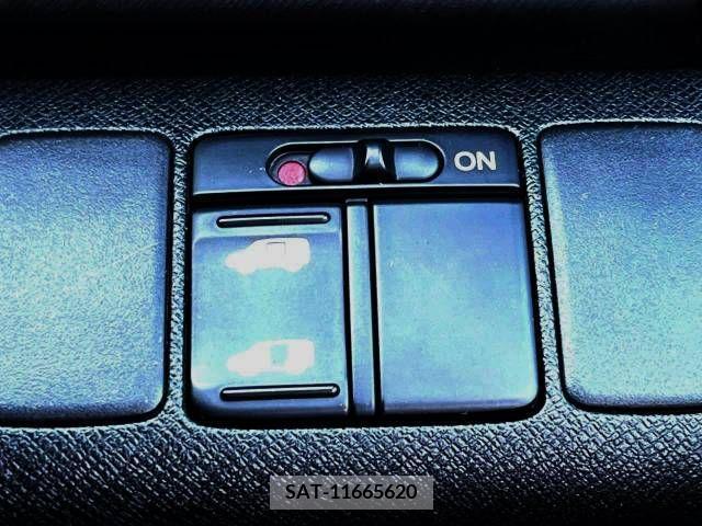 Honda e 2011-03 257436-2