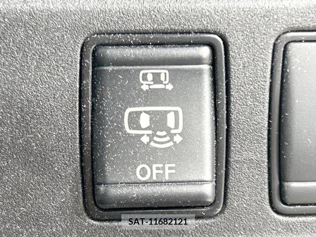 Nissan SERENA 2022-09 284183-6