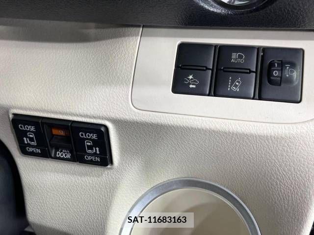 Toyota SIENTA 2016-07 379696-4