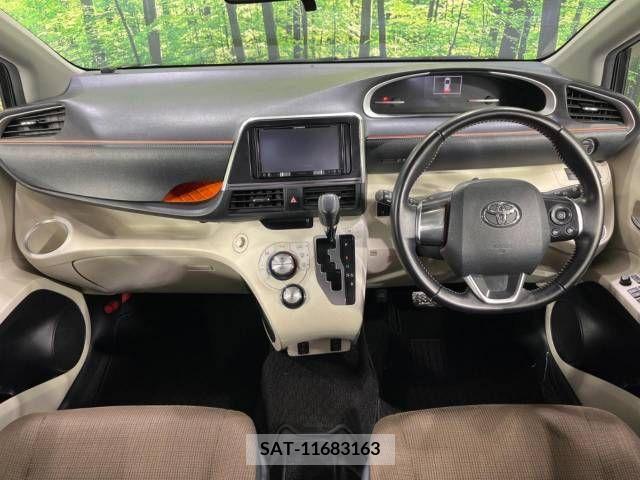 Toyota SIENTA 2016-07 379696-1