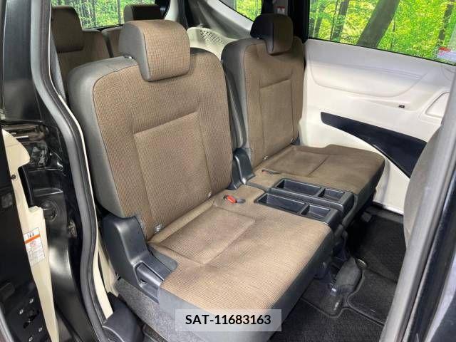 Toyota SIENTA 2016-07 379696-9