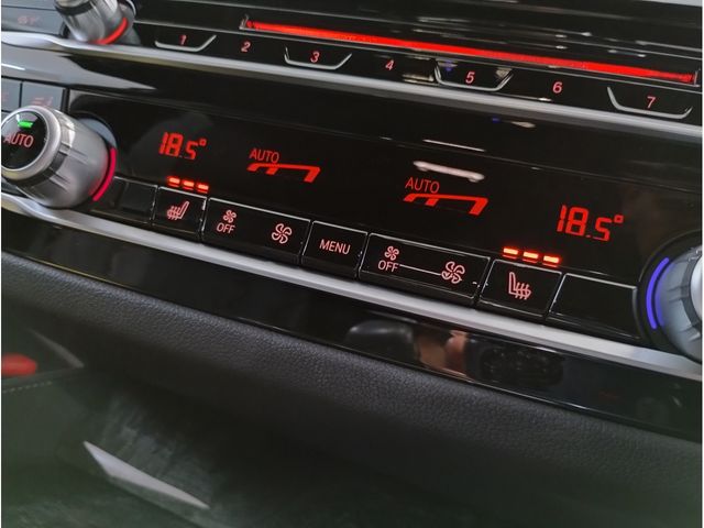 Bmw 5 SERIES 2018-11 7864-27