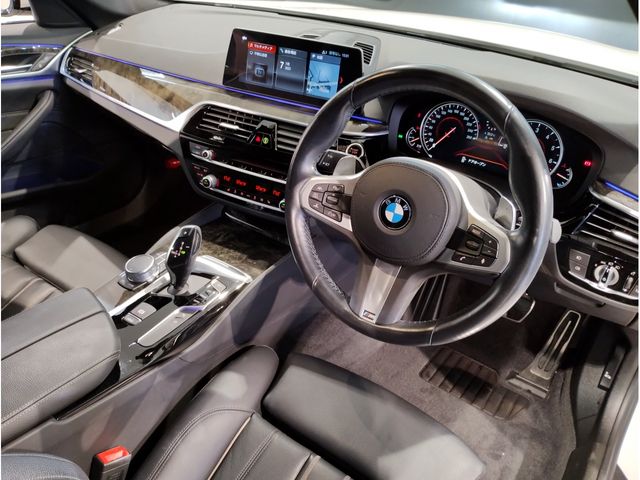 Bmw 5 SERIES 2018-11 7864-24