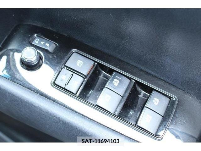 Toyota VELLFIRE 2017-06 386532-18