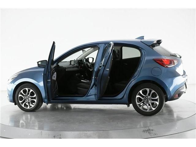 Mazda DEMIO 2017-06 11277-16