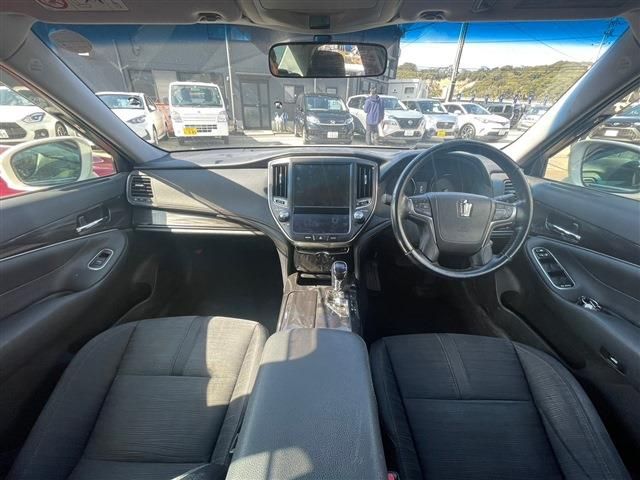 Toyota CROWN SEDAN 2014-01 1611-2