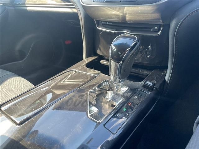 Toyota CROWN SEDAN 2014-01 1611-16