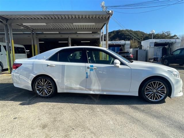 Toyota CROWN SEDAN 2014-01 1611-10