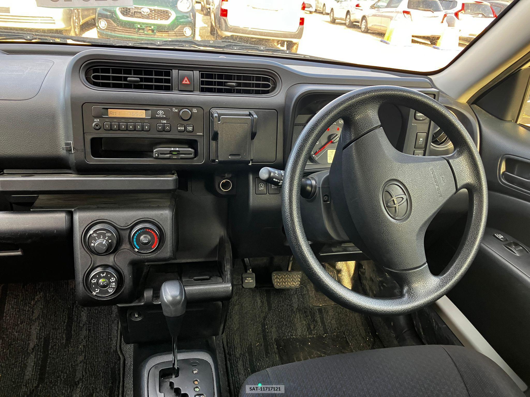 Toyota SUCCEED VAN 2017-04 258326-13