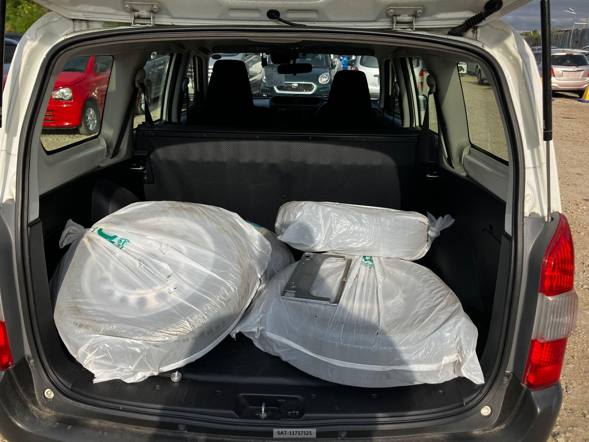 Toyota SUCCEED VAN 2017-04 258326-17