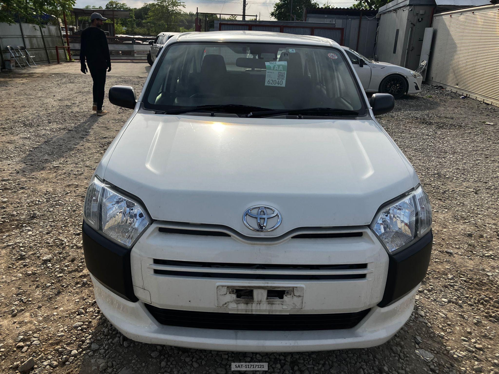 Toyota SUCCEED VAN 2017-04 258326-4