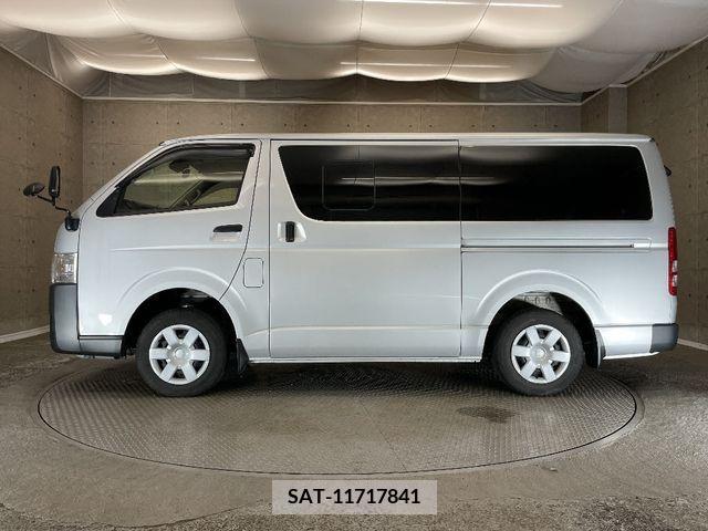 Toyota HIACE VAN 2020-03 375792-7