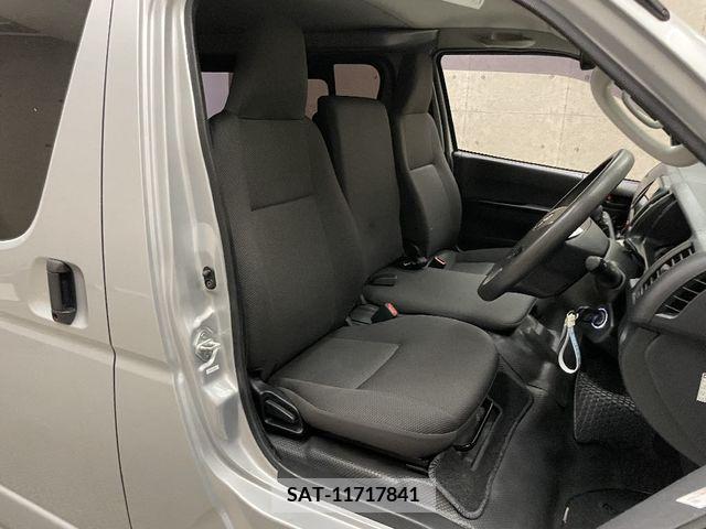 Toyota HIACE VAN 2020-03 375792-1