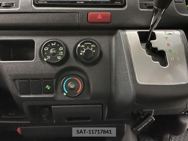 Toyota HIACE VAN 2020-03 375792-21