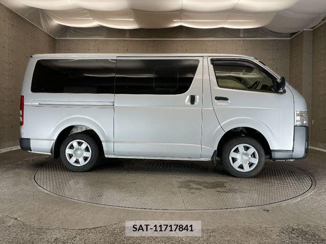 Toyota HIACE VAN 2020-03 375792-6