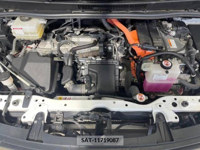 Toyota NOAH HYBRID 2019-10 322858-18
