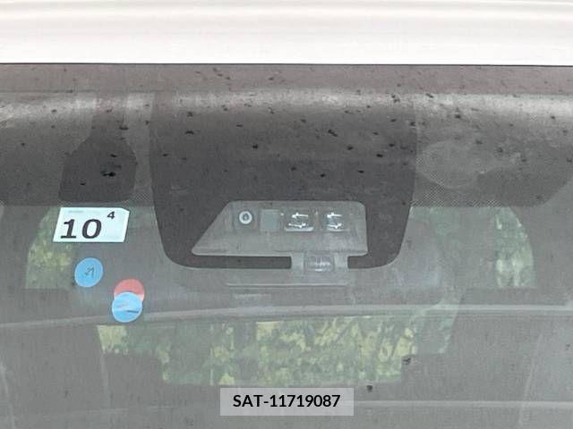 Toyota NOAH HYBRID 2019-10 322858-5