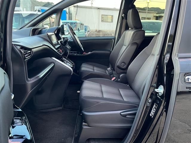 Toyota VOXY 2019-12 27477-1
