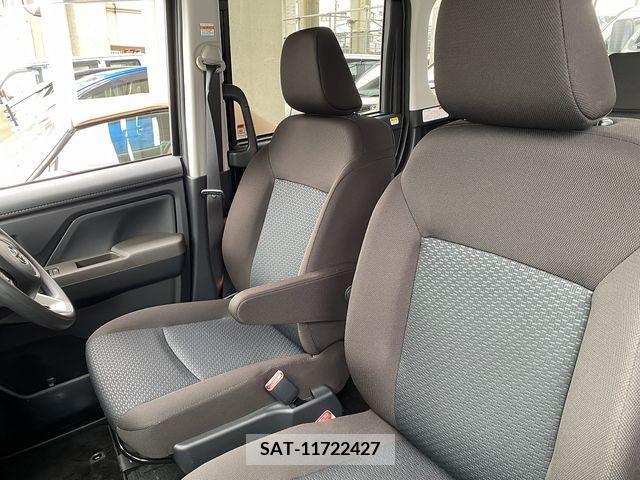 Toyota ROOMY 2023-10 337504-17