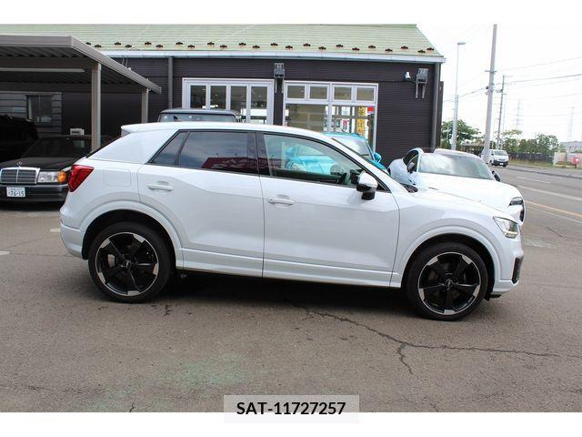 Audi Q2 2019-08 356564-8