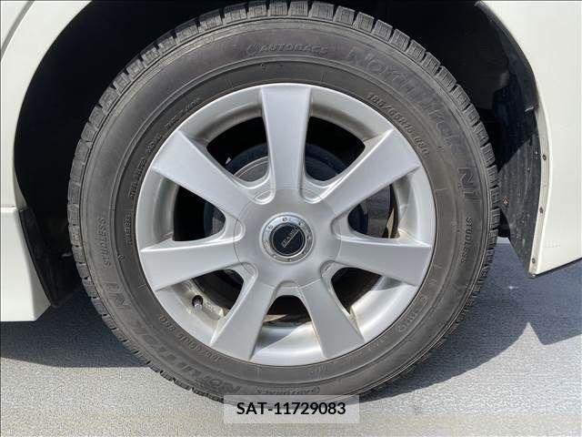 Nissan NOTE 2015-08 279869-28
