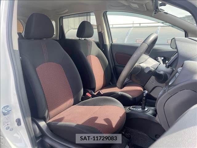 Nissan NOTE 2015-08 279869-6