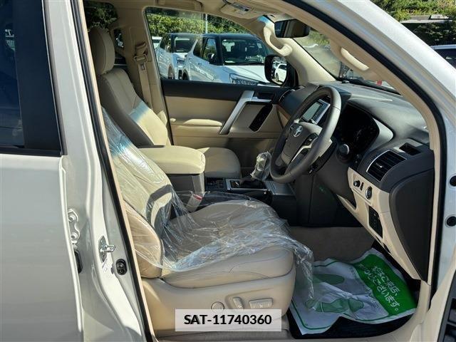 Toyota LAND CRUISER PRADO 2023-07 447568-15